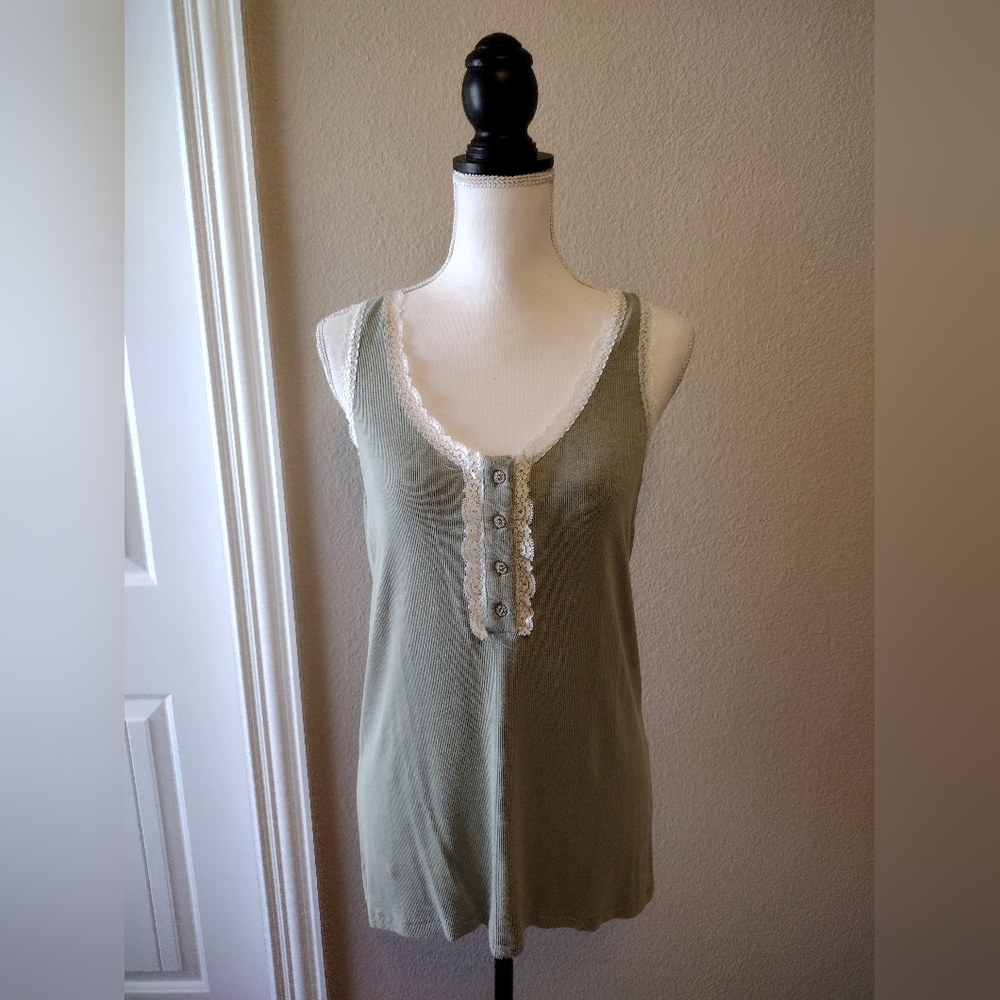 NWT POL lacy Floral Ribbed Tank Top Women's Size Small